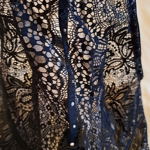 Victoria's Secret Very Sexy unlined plunge bra size 32DD - Picture 2 of 7